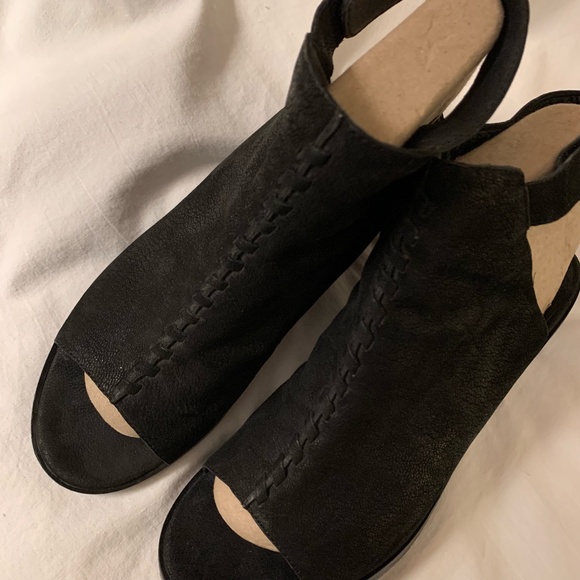 Eileen Fisher black nubuck leather 'Pagoda' block heel sandals - Picture 9 of 10